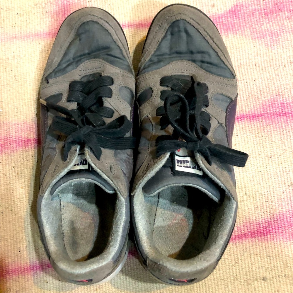 Puma women’s sneakers. Size US 9. 🩶